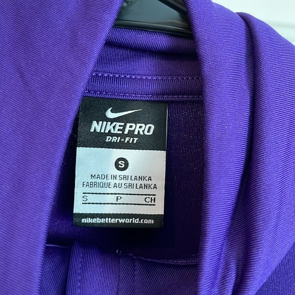 28 Nike Pro 1/2 Zip Running Jacket Sz Small Purple Neon Pink DRIFIT - Picture 8 of 9